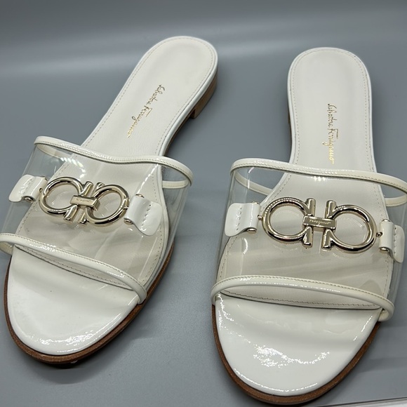 Salvatore Ferragamo Rhodes Slides. NIOB. 8.5 - Picture 1 of 11